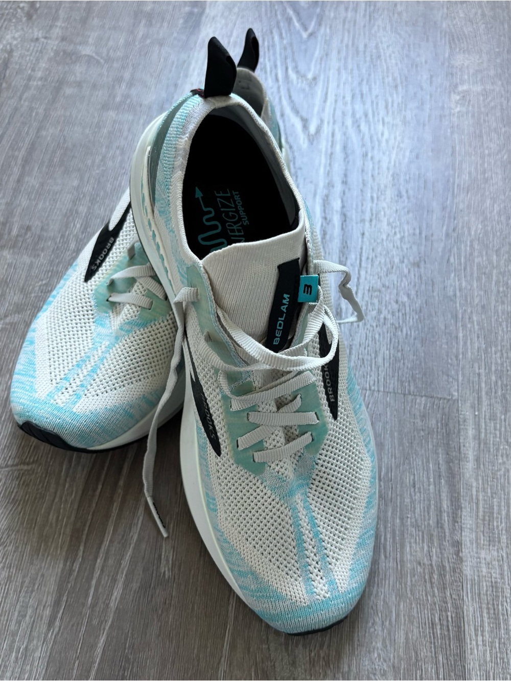 NEW Brooks Bedlam 3 White
Light Blue Running Shoes
Sneakers Women’s Size 9 - Picture 2 of 4